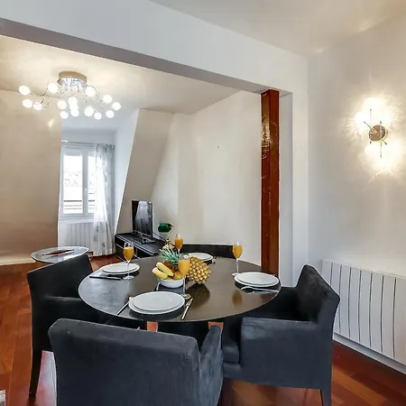 Apartment Private Apartment - Rue Cler - Eiffel Tower View Paris